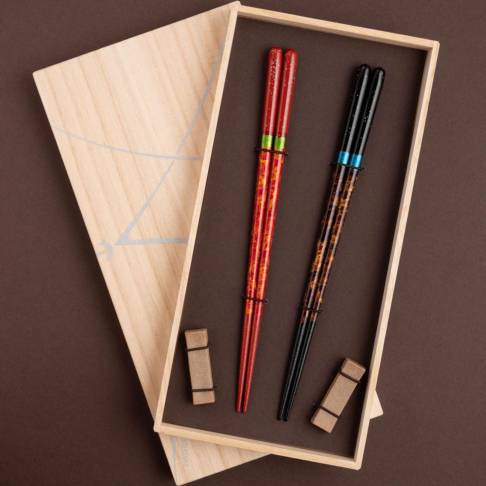 Set of two chopsticks in the gift box from Matsukan
