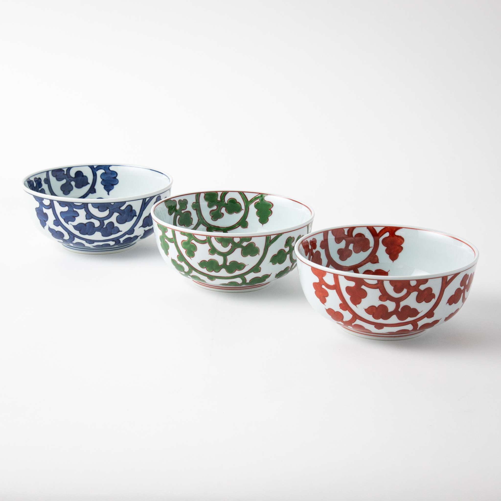 Gen-emon Kiln Arita Red Arabesque Noodle Bowl