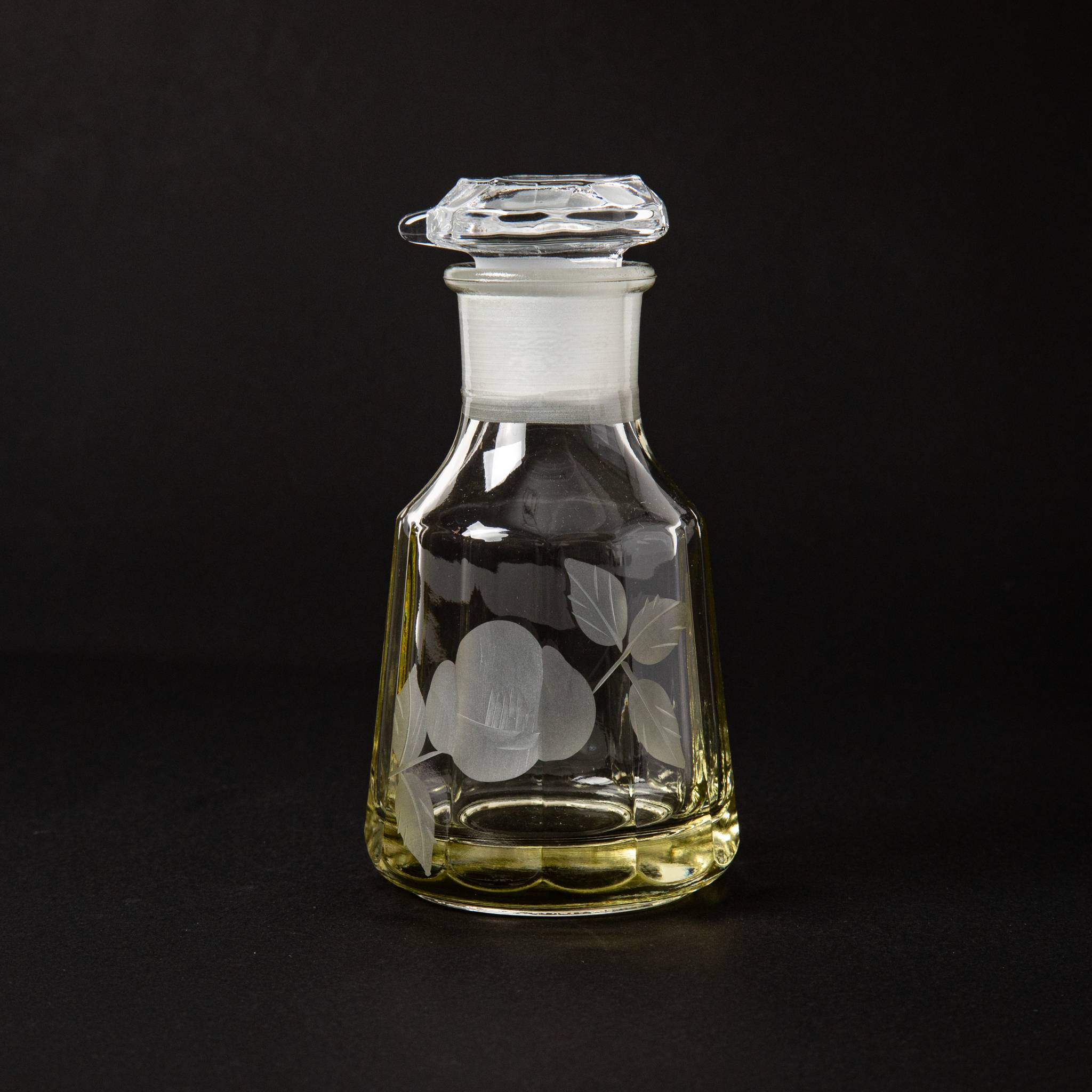 Spring Tsubaki Edo Kiriko Soy Sauce Dispencer