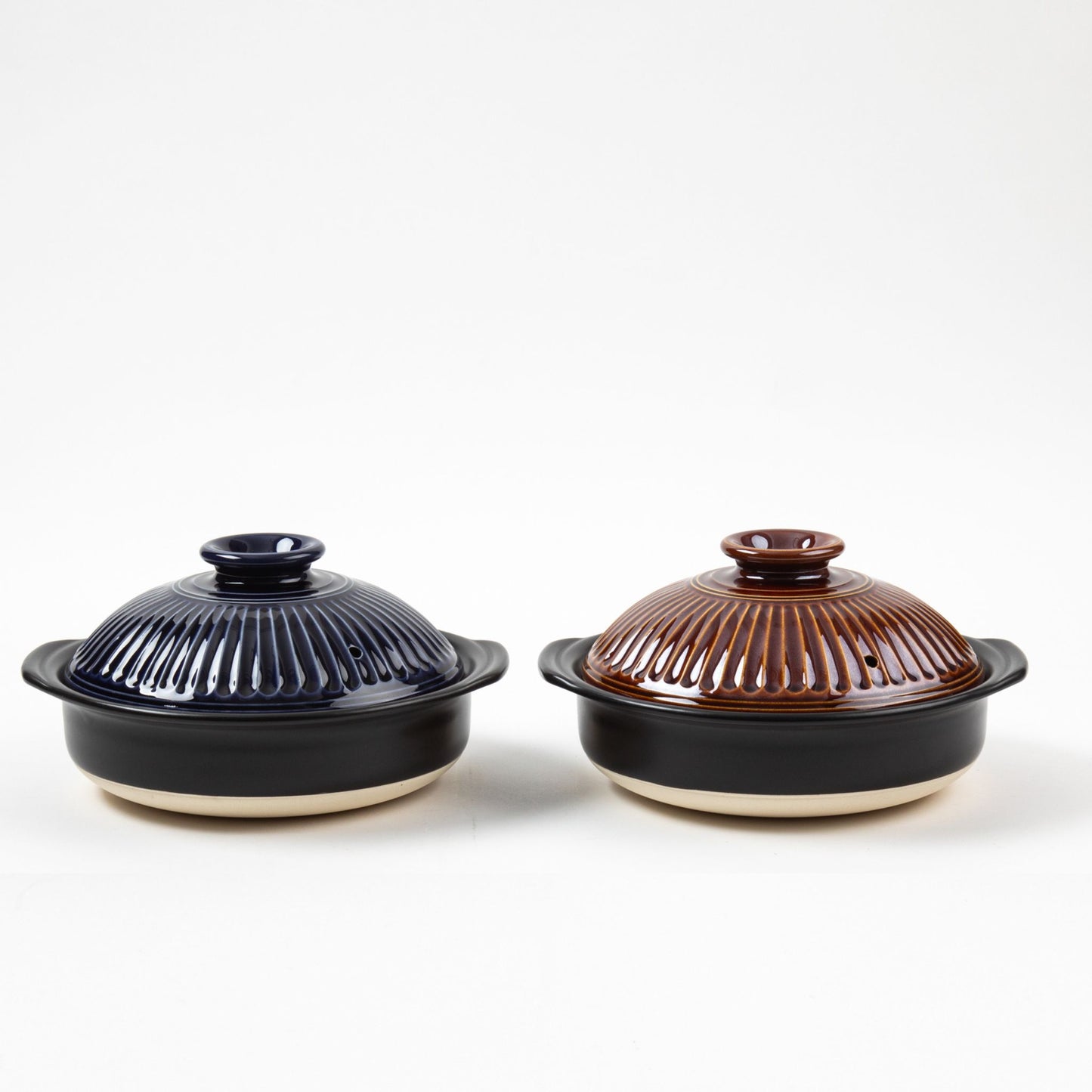 GINPO Chrysanthemum Ame Glaze Donabe Clay Pot (2-3 People)