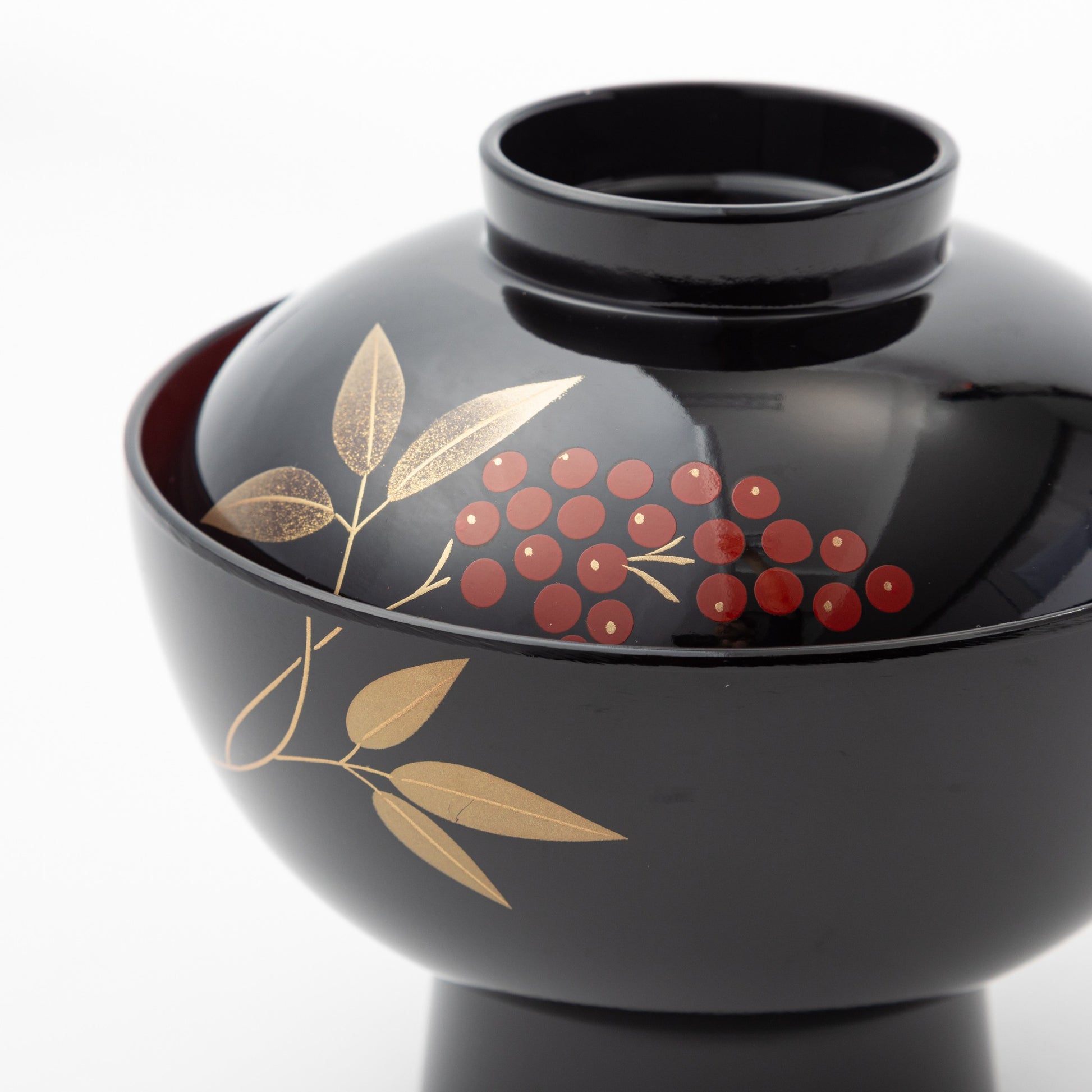 Close up of Aizu Lacquerware Nashiji Nandina Soup Bowl with Lid