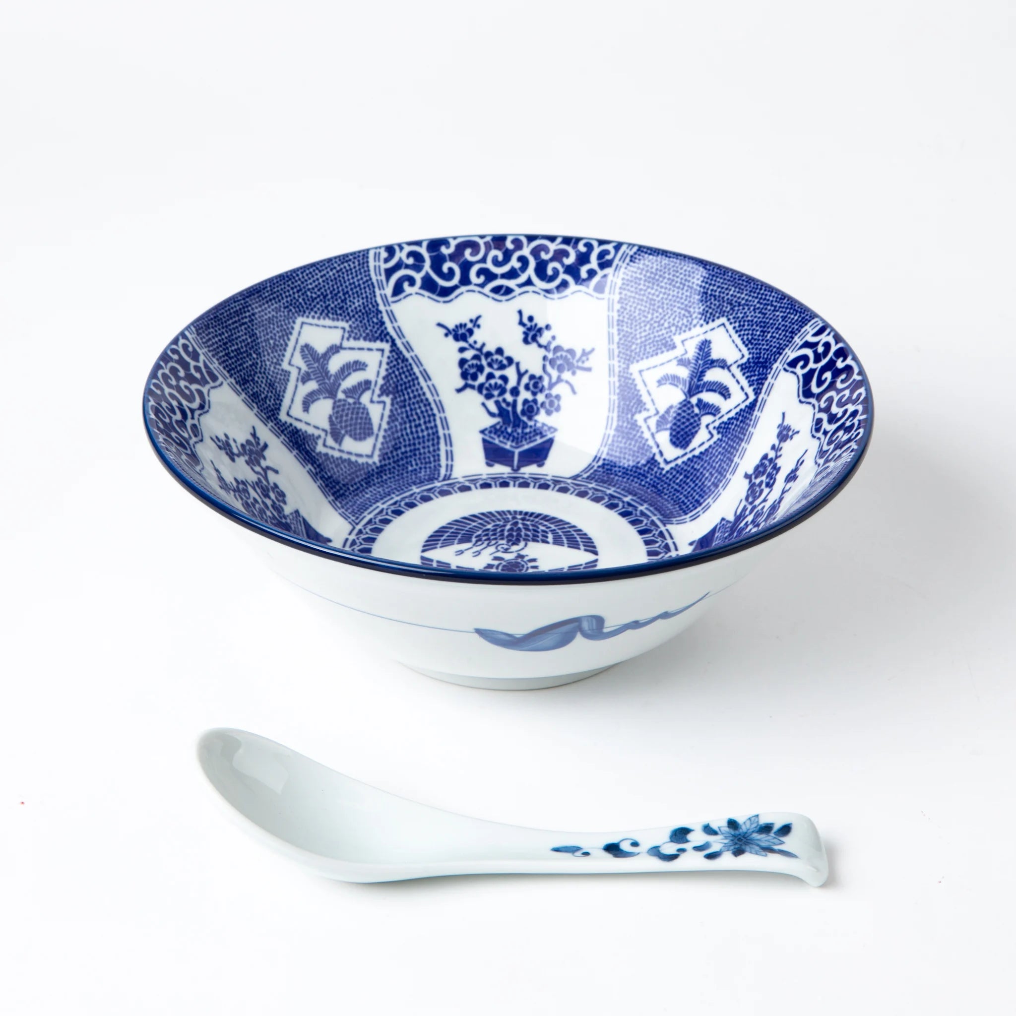 Mino Ware Pine Bamboo Plum Chiseled Noodle Bowl Set