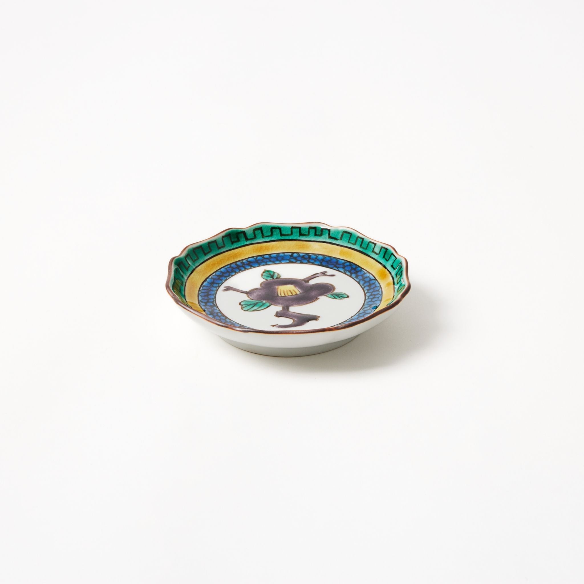 Camellia Patterned Petal Rimmed Circle Plate