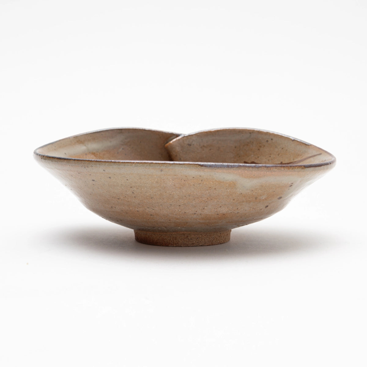 Nakazato Tarouemon E-Karatsu Clam Shape Mukozuke Serving Dish