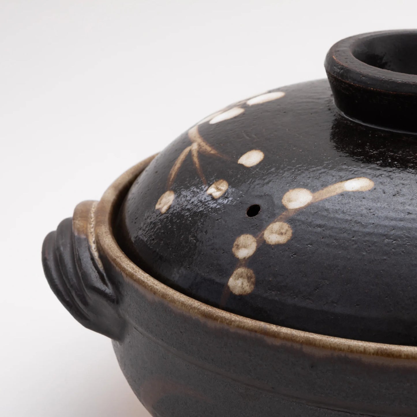Plum Black Donabe Clay Pot (3-4 People)