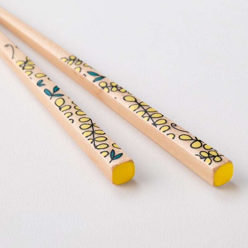 KUTANI SEAL Floral Chopsticks with Chopstick Rest (Wisteria / Fuji)