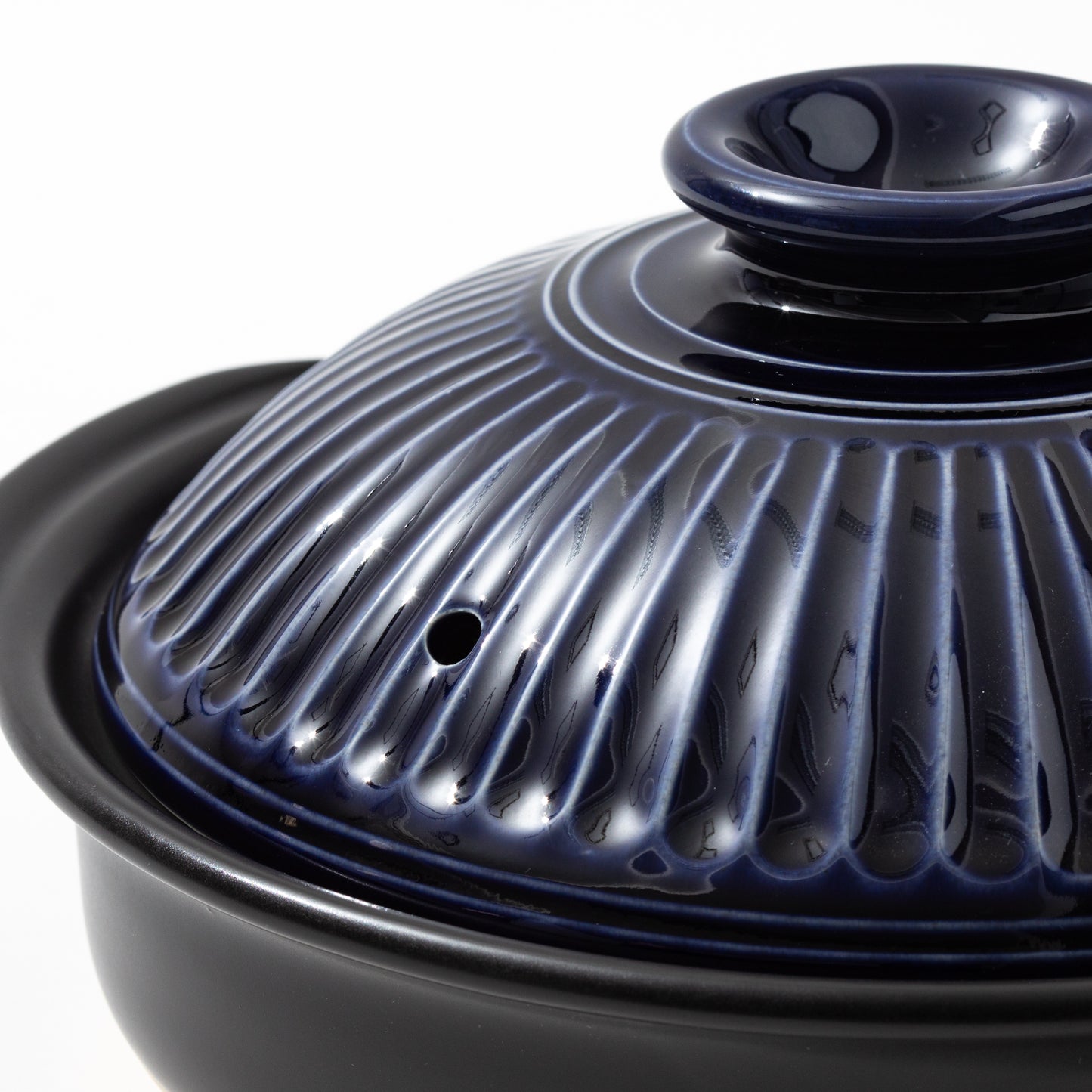 GINPO Chrysanthemum Blue Glaze Donabe Clay Pot (2-3 People)